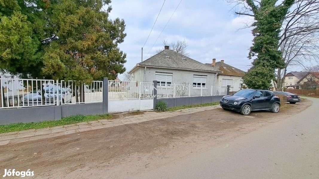 Nagykáta, Központhoz közel