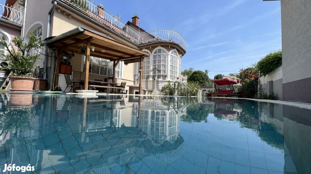 Nagykőrösi 300 nm-es ház eladó