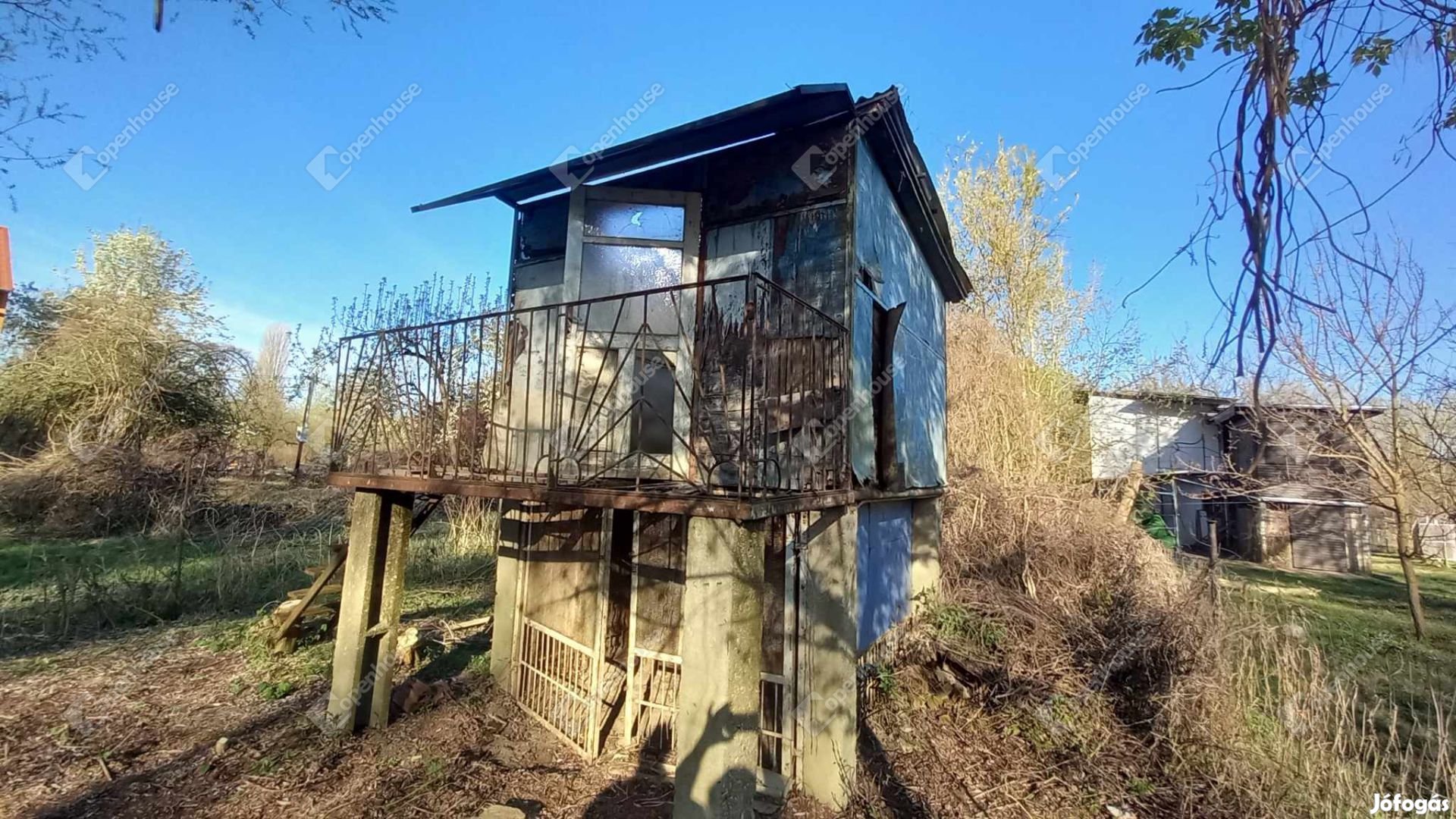 Nagykörű Tisza-partján egy felújítandó horgásztanya eladó!