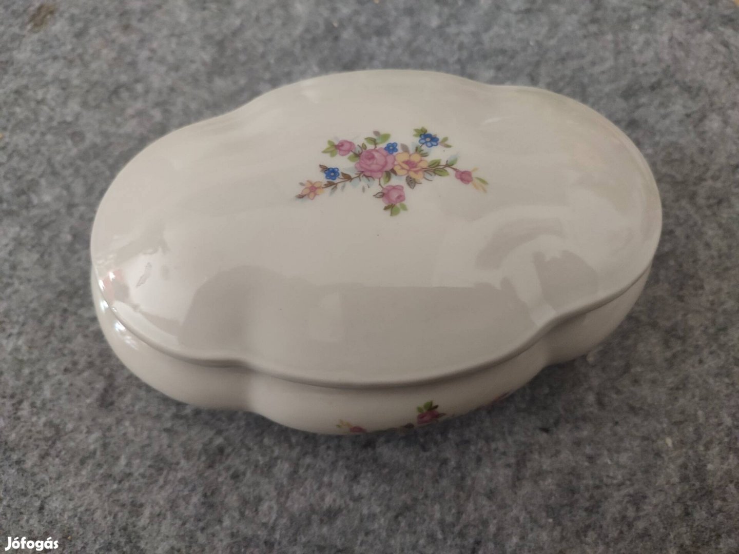 Nagyméretű Porcelán Bonbonier 