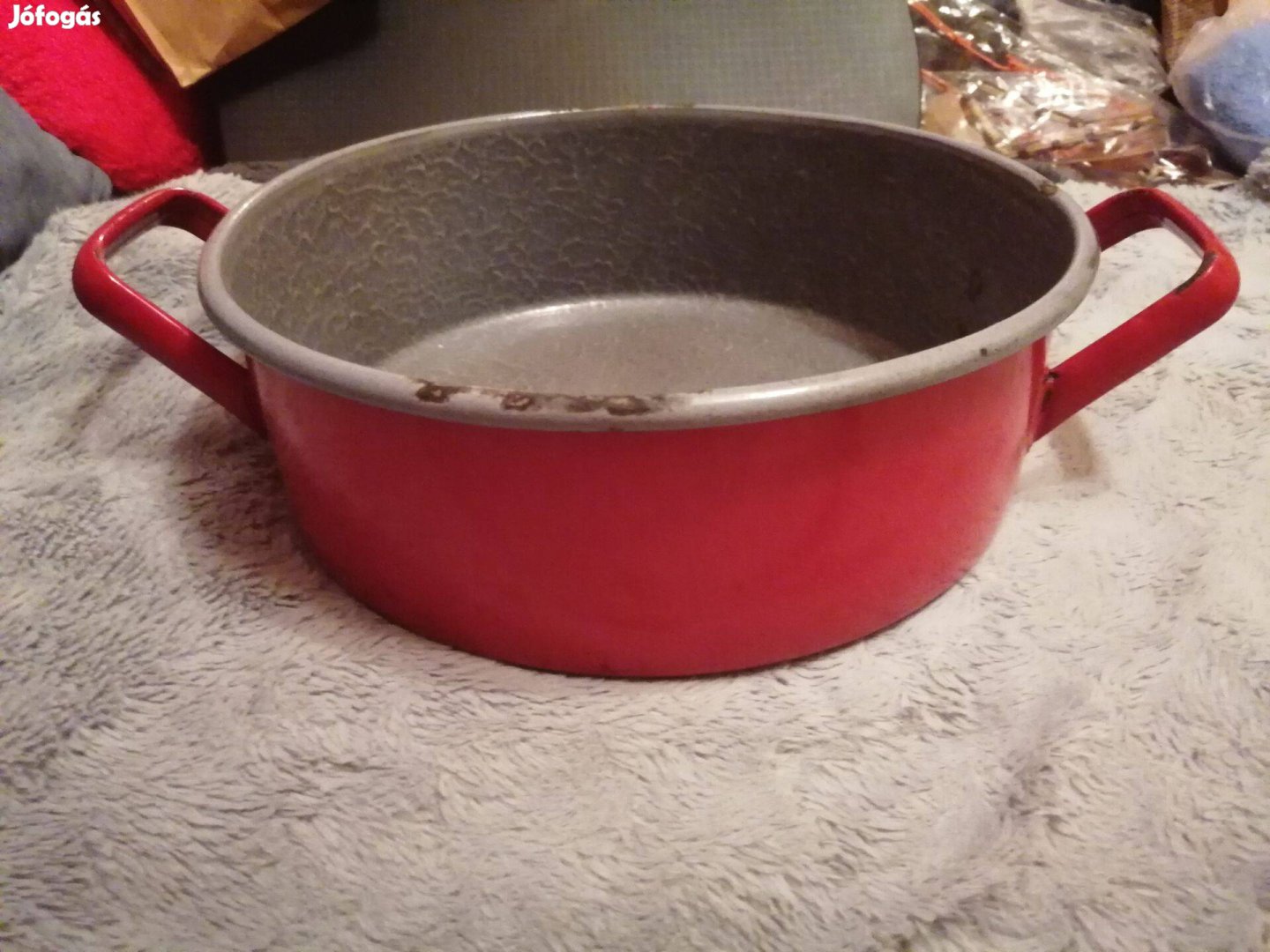 Nagyméretű, piros lábas, 8,5 literes