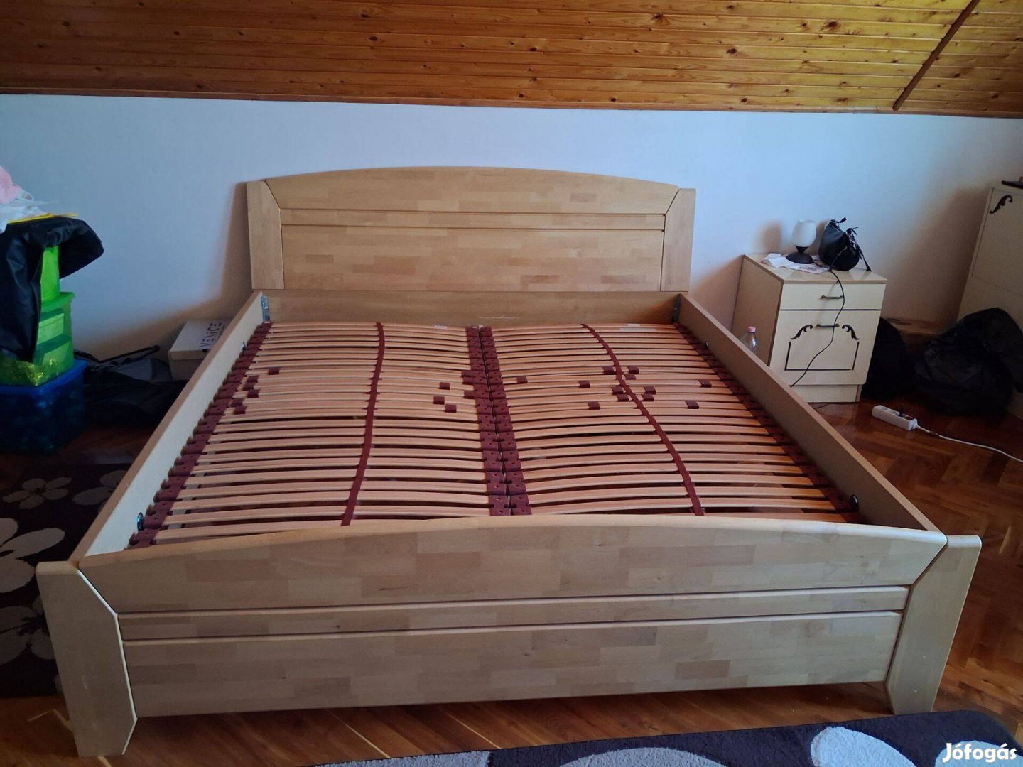 Nagyméretű ágy eladó