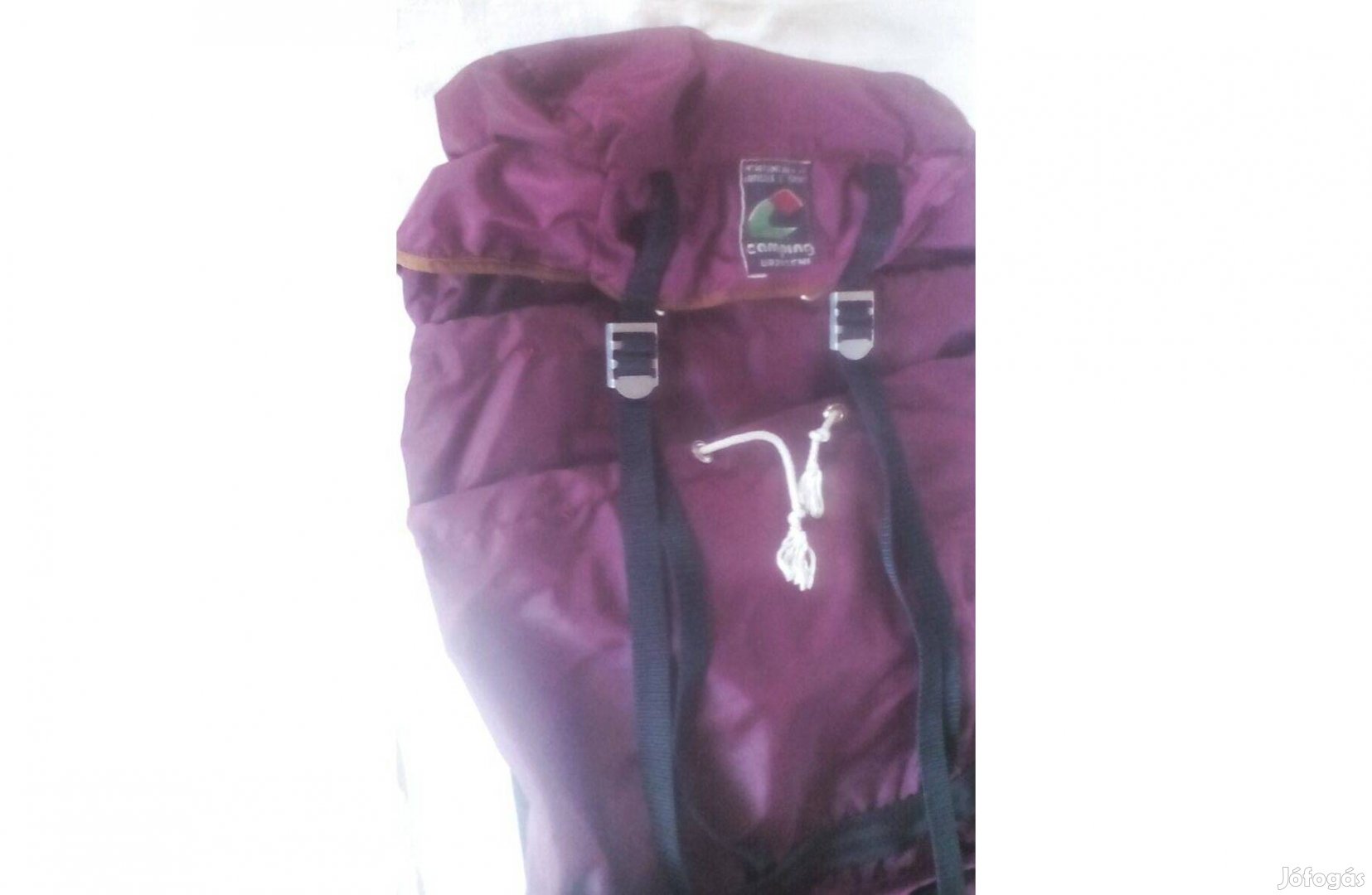 Nagyméretű camping hátizsák bordó színű