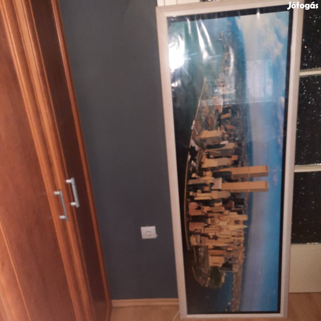 Nagyméretű falidísz,kép keretár alatt