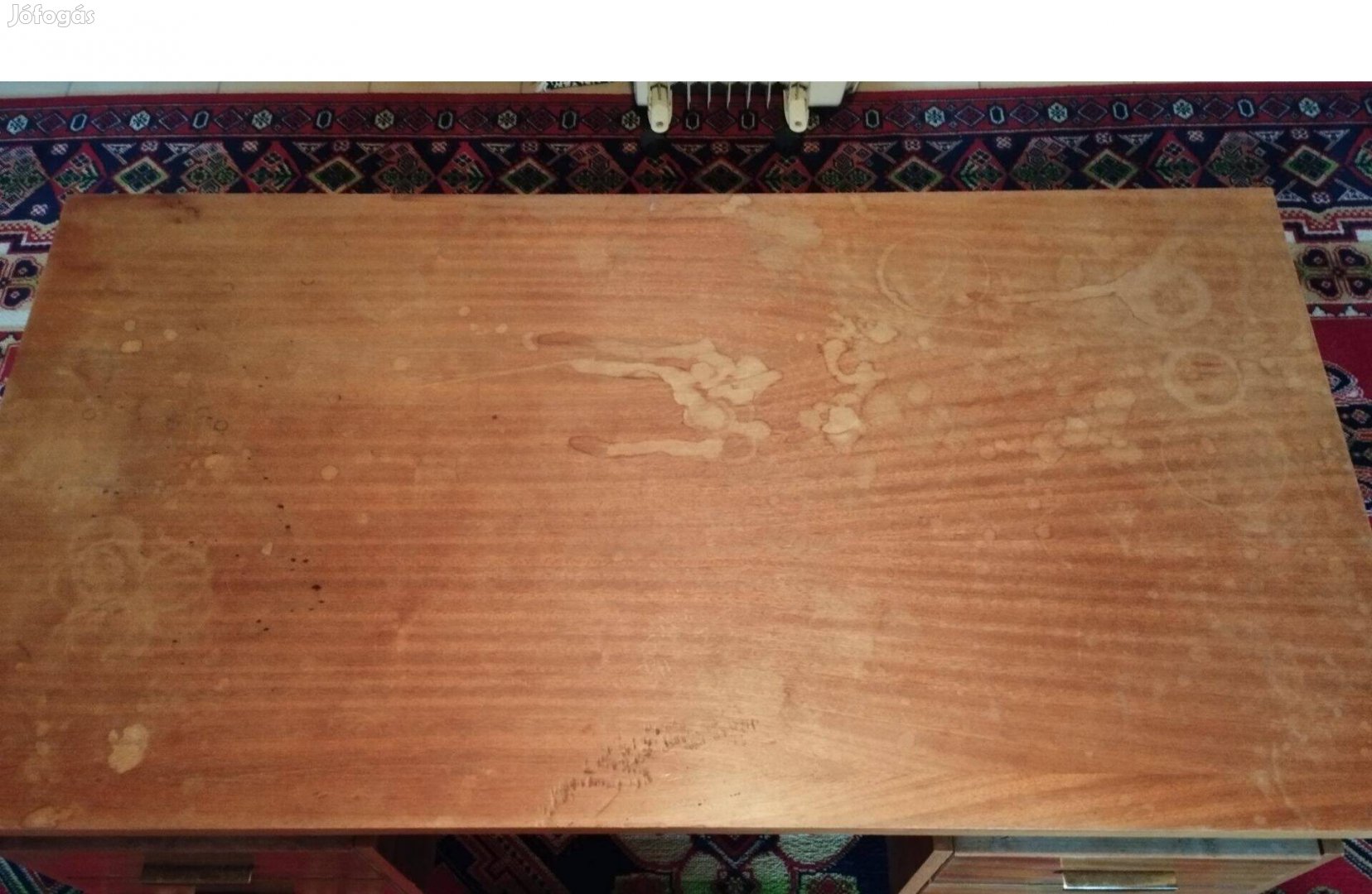 Nagyméretű íróasztal