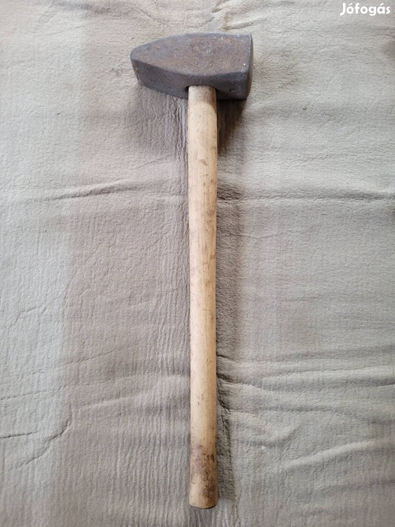 Nagyméretű kalapács