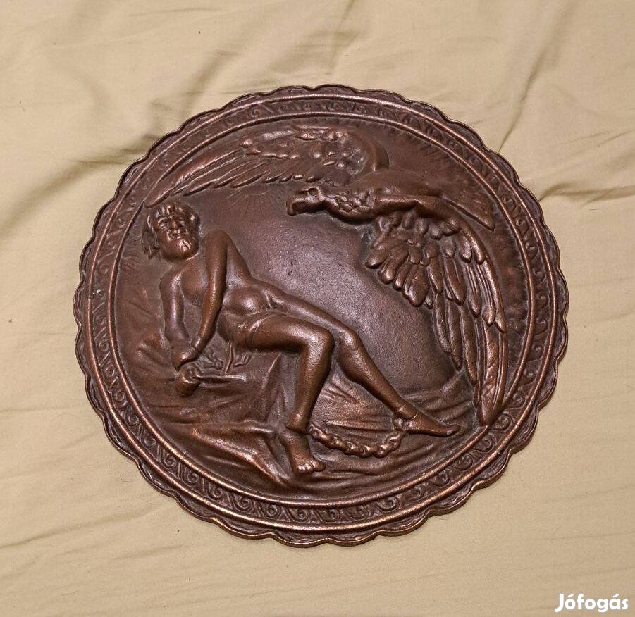 Nagyméretű öntött dekoratív falitányér mitológiai
