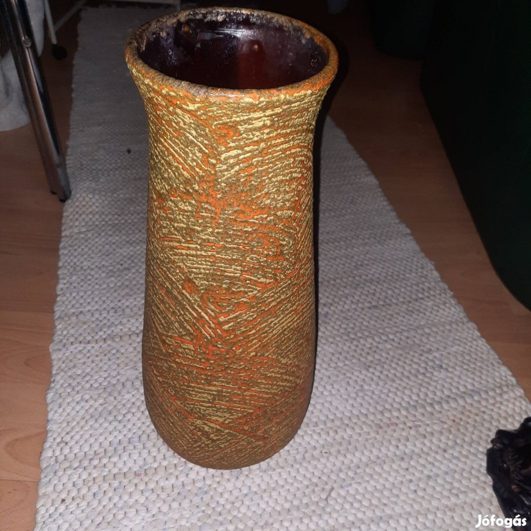 Nagyméretű padlóváza,ár alatt eladó