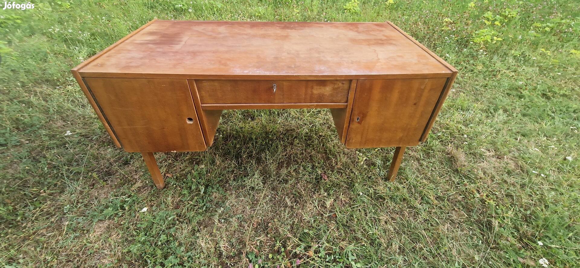 Nagyméretű retro íróasztal felújítandó