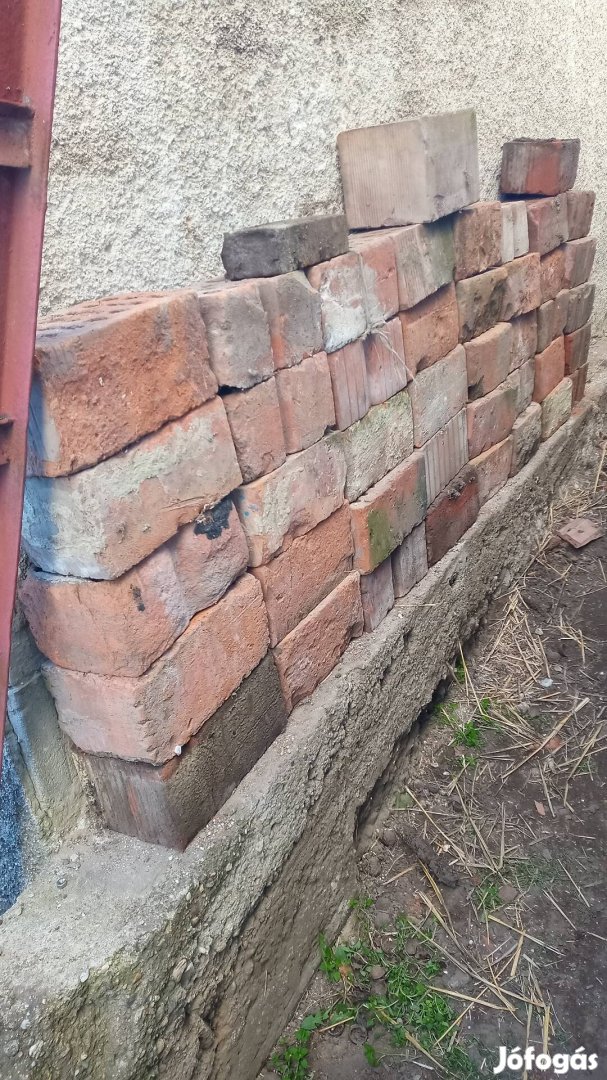 Nagyméretű tégla eladó 