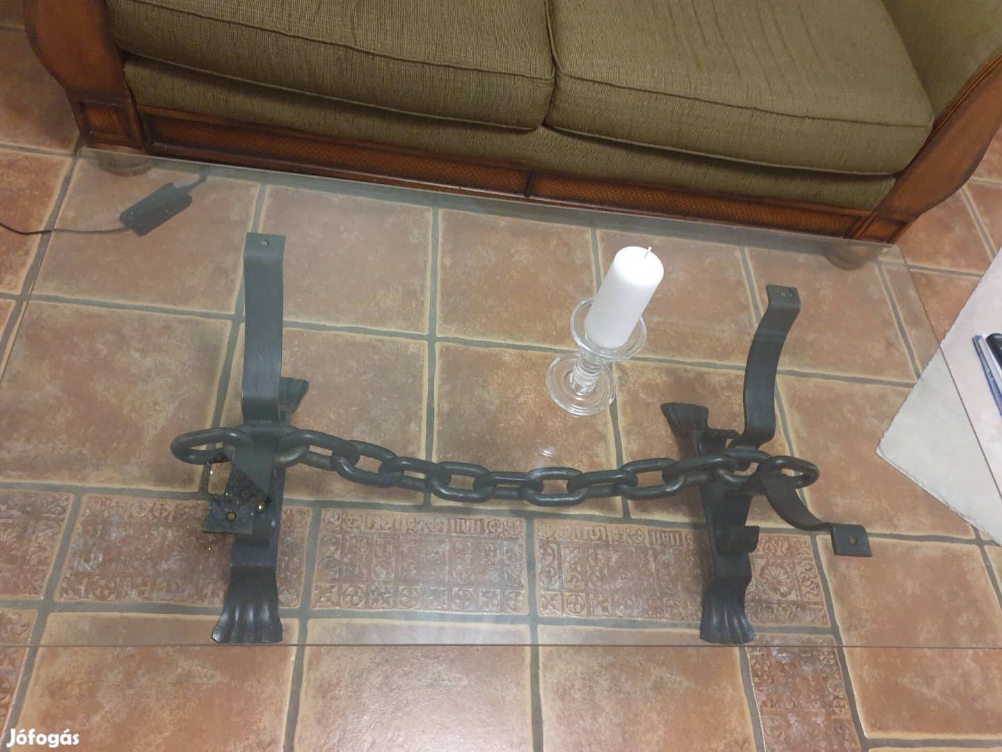 Nagyméretű üveglapos kovácsoltvas dohányzóasztal