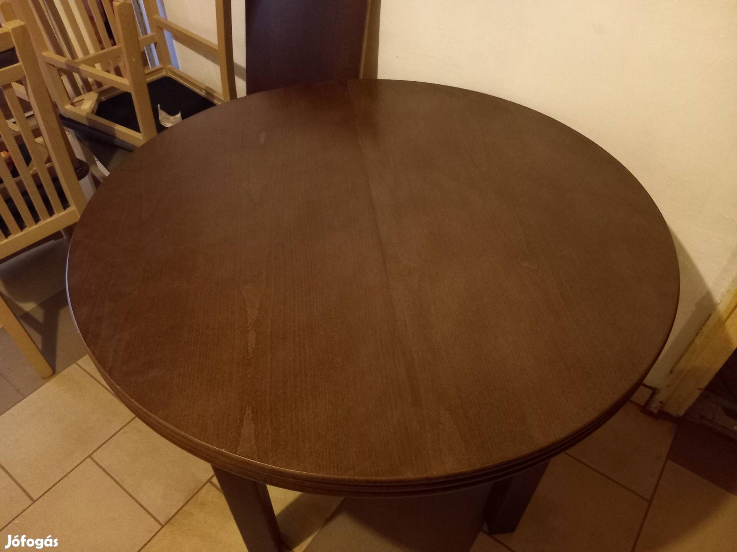 Nagyobbítható lapos asztal