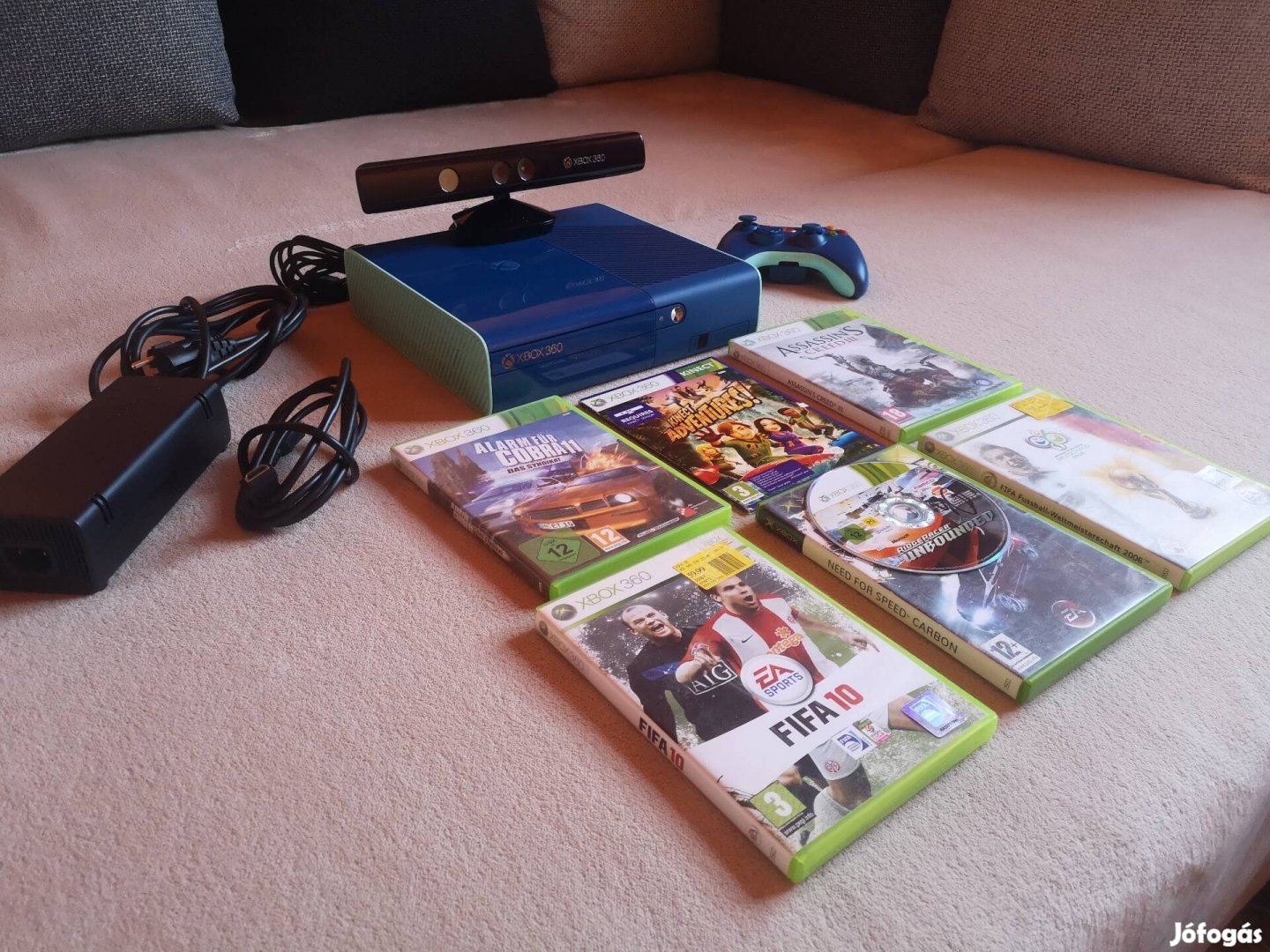 Nagyon Szép Xbox 360 E Slim Limited Edition 500GB +Kinect +Játékok