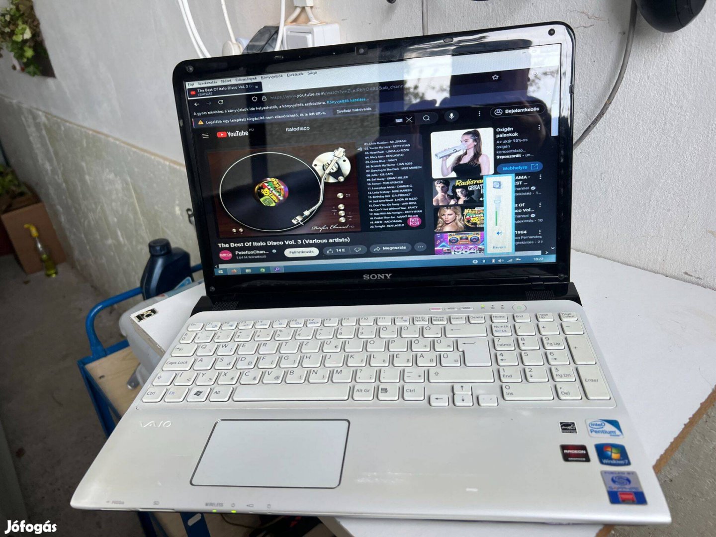 Nagyon Szép! Sony i5 laptop, 4-8GB Ram, 256GB SSD, töltővel!