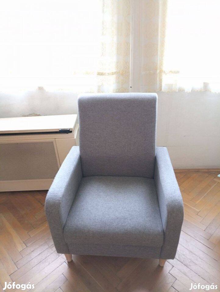 Nagyon jó állapotú fotel