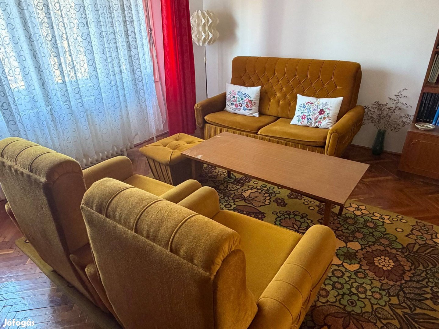 Nagyon jó állapotú ülőgarnitúra