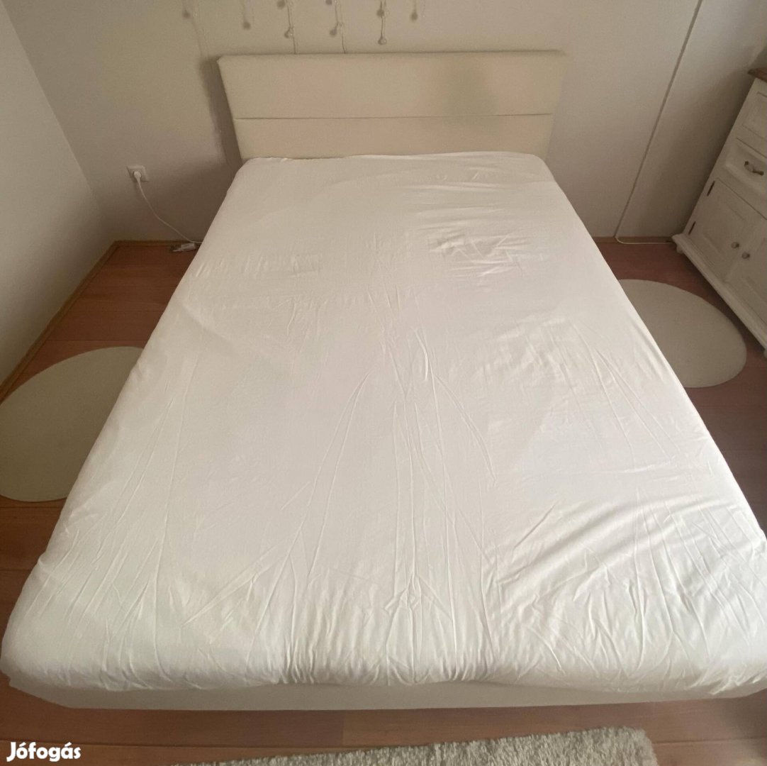 Nagyon keveset használt ágy, plusz egy új matraccal eladó