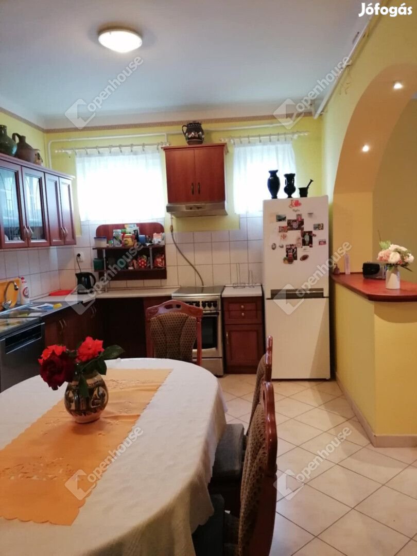 Nagyon masszív, jó állapotú családi ház Muronyba eladó!