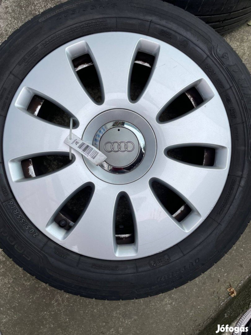 Nagyon megkímélt 16" Audi alufelnik 5x112 osztóra jó gumikkal