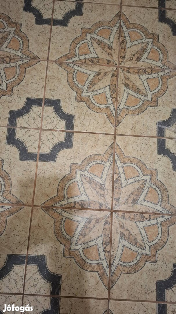 Nagyon olcsón bontott járólap elvihető .