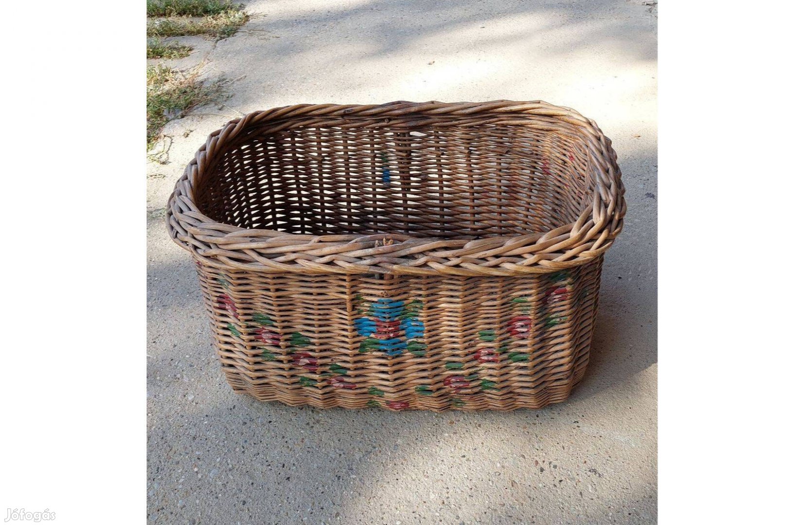 Nagyon régi festett kosár fül nélkül
