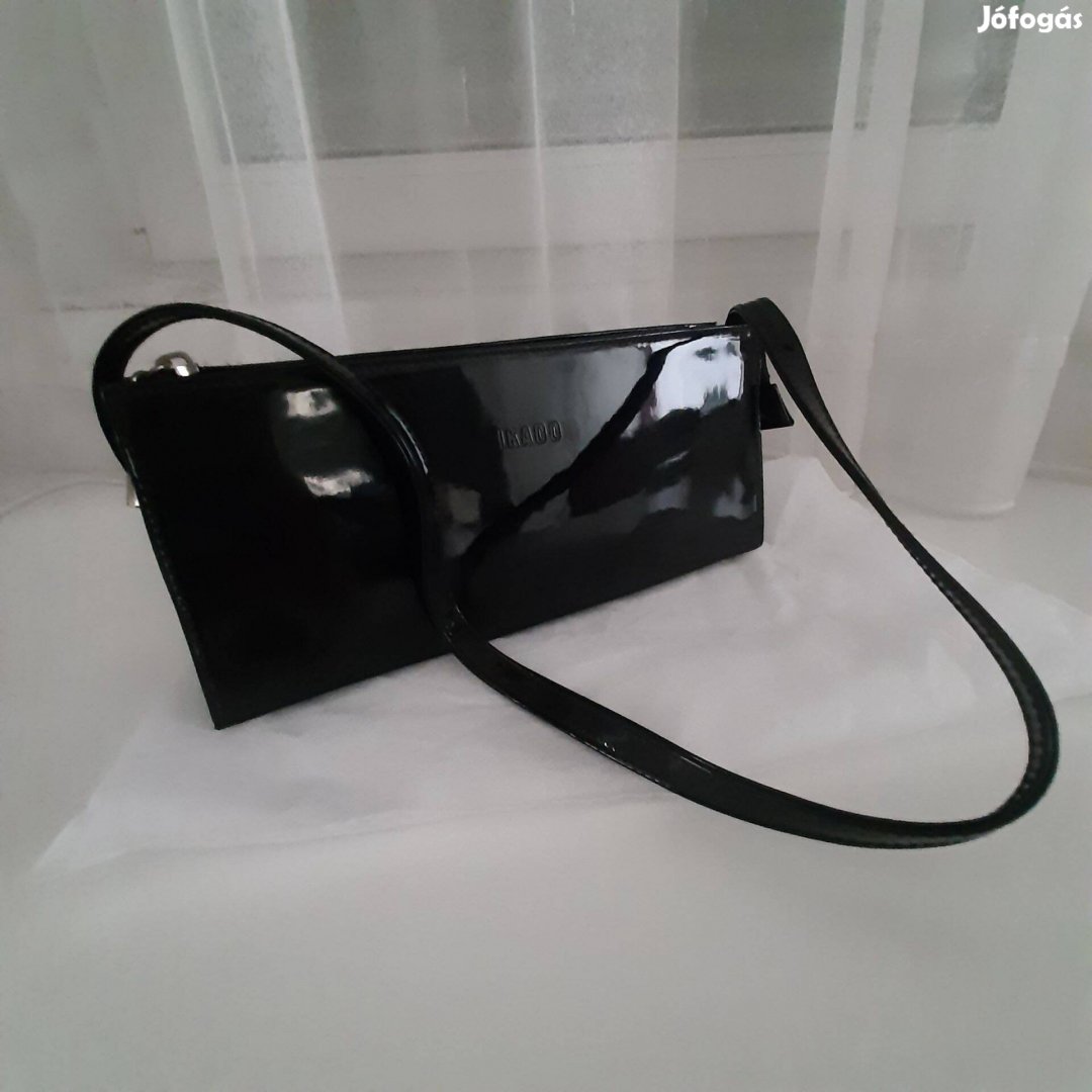 Nagyon szép , fekete 3 terű lakktáska