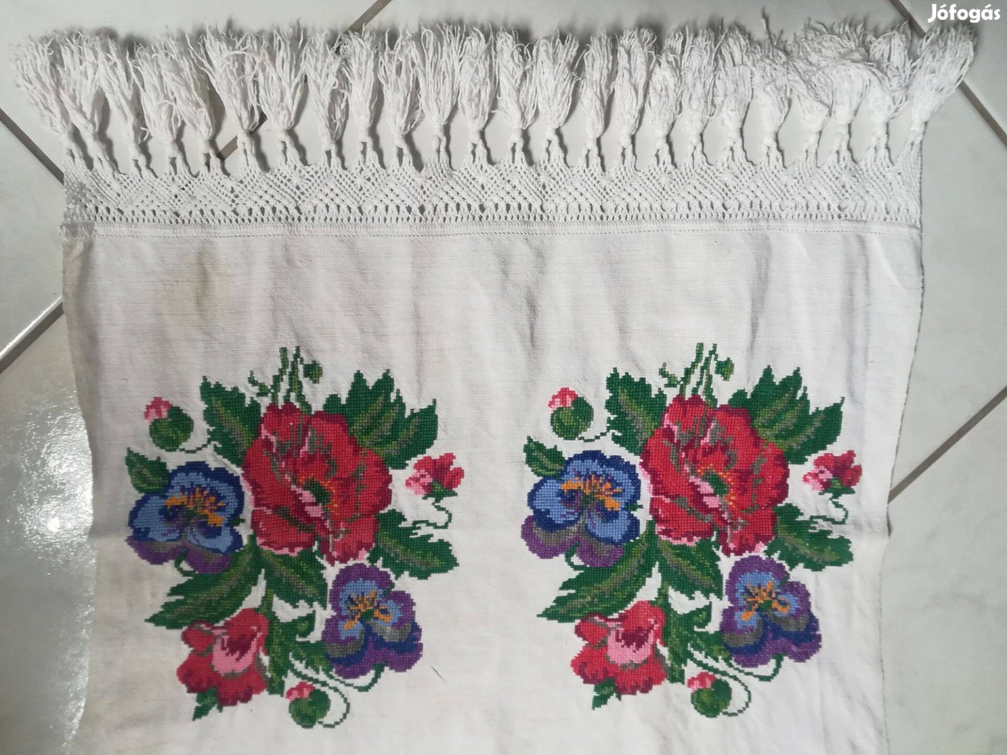 Nagyon szép, legalább 100 éves, hímzett törölköző eladó