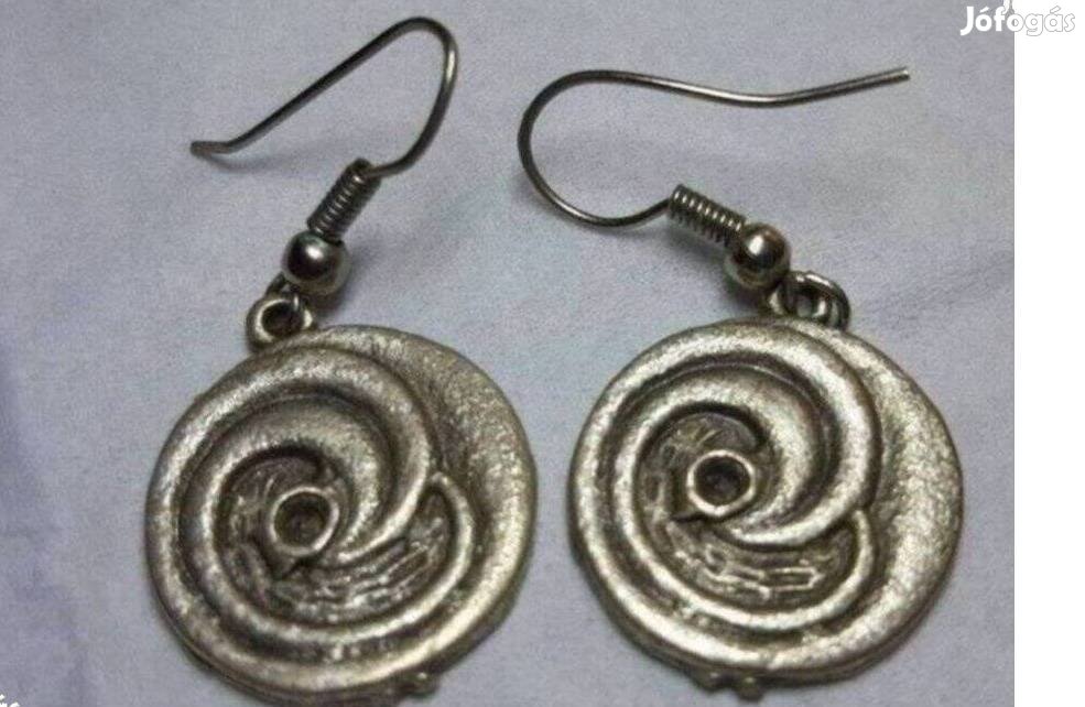 Nagyon szép és régi fülbevaló