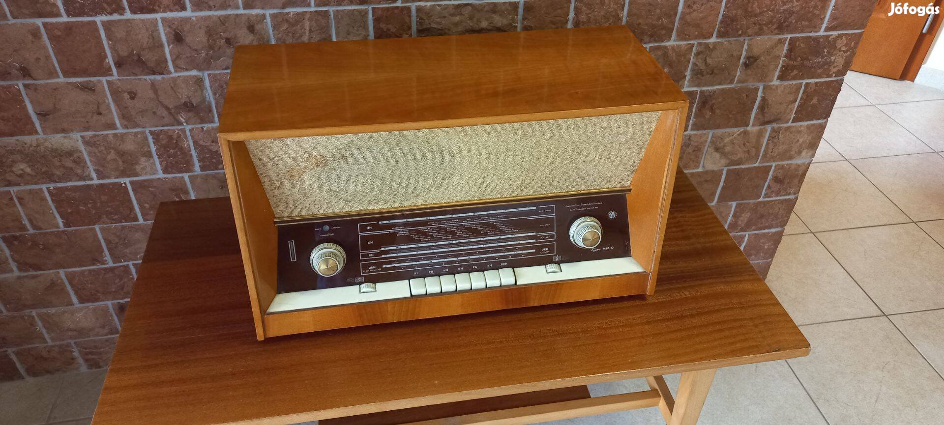 Nagyon szép retro rádió