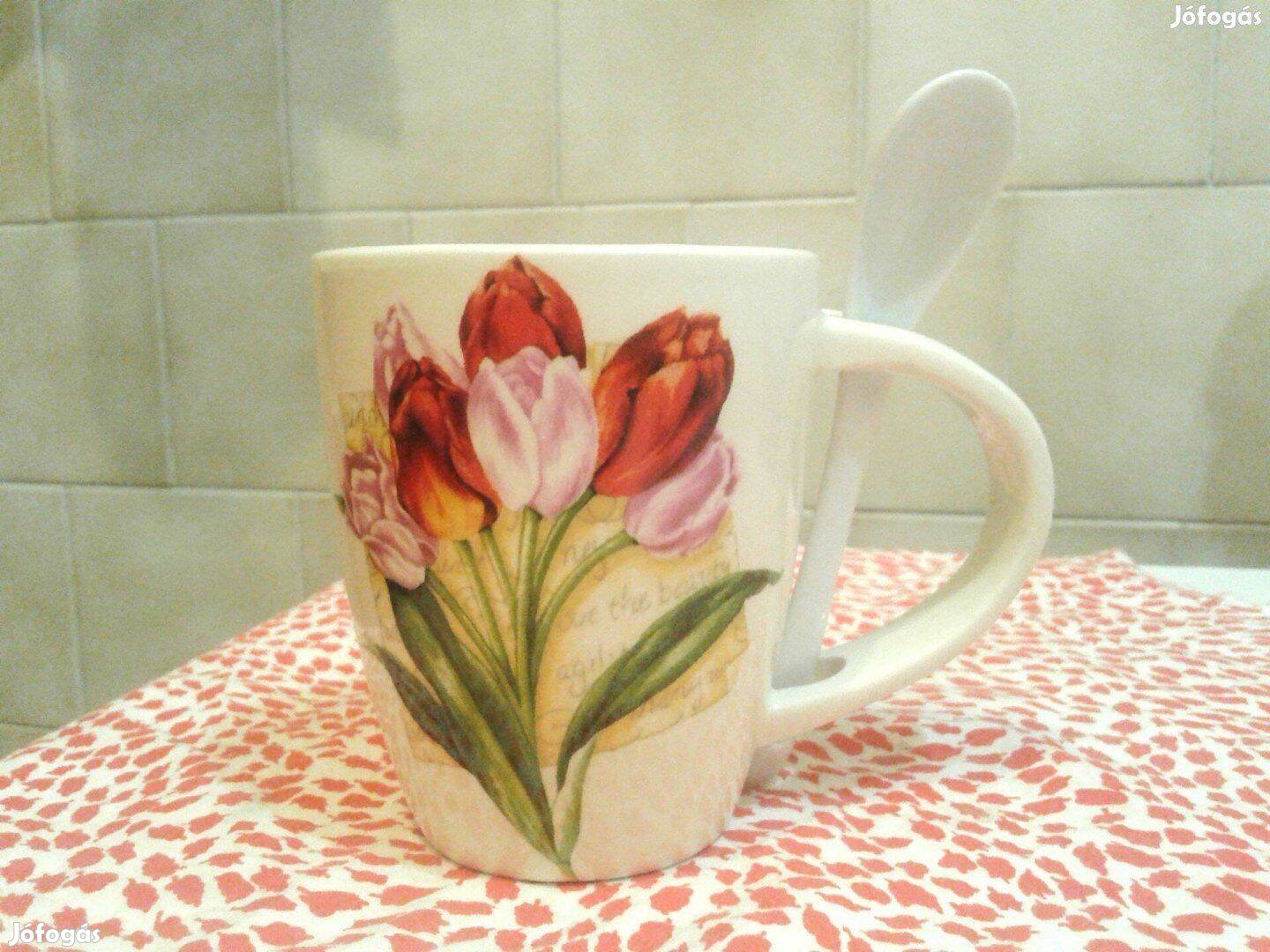 Nagyon szép sok tulipános kerámia bögre porcelán kiskanállal 1 650 Ft