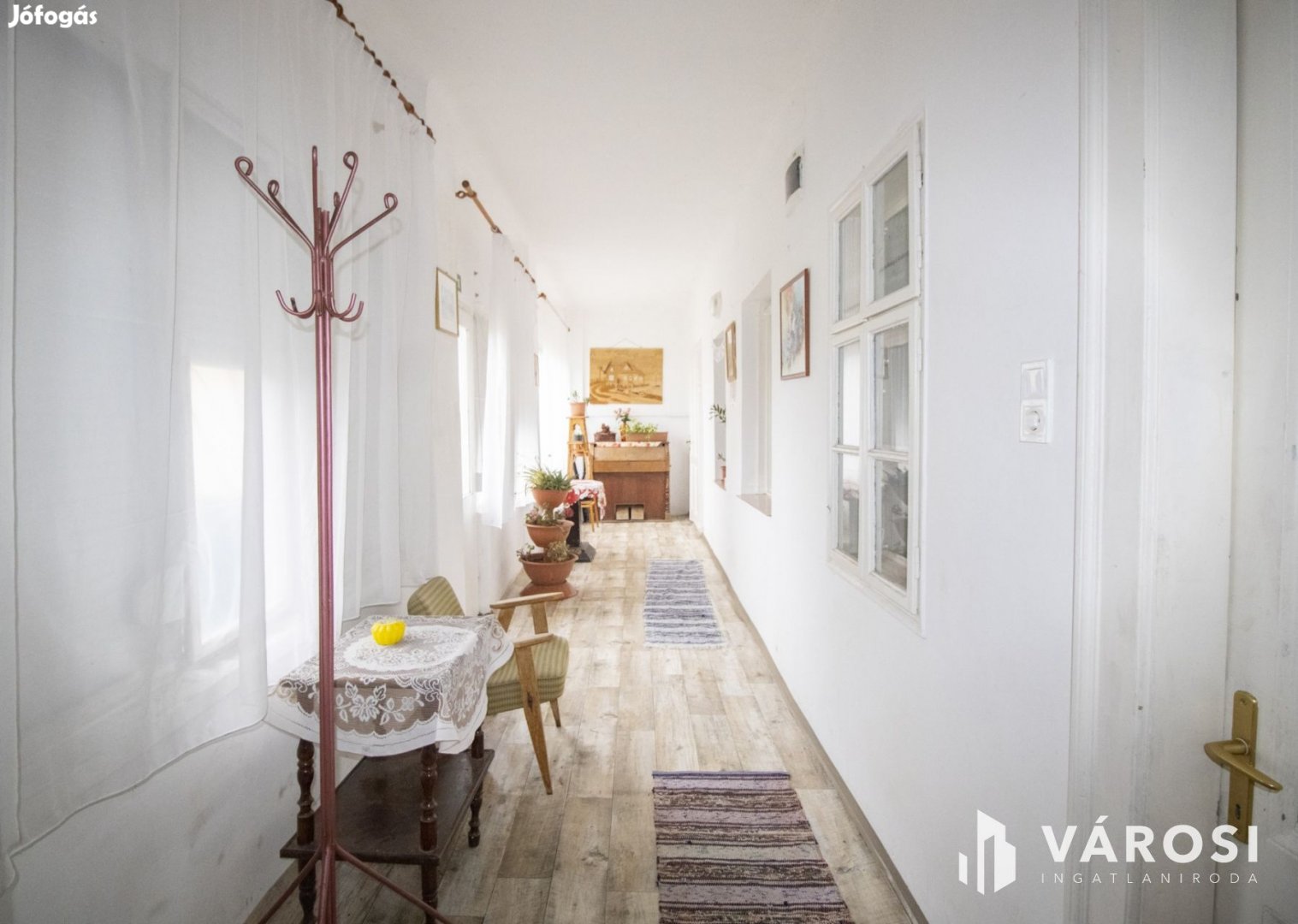 Nagypolgári ház saját partszakasszal