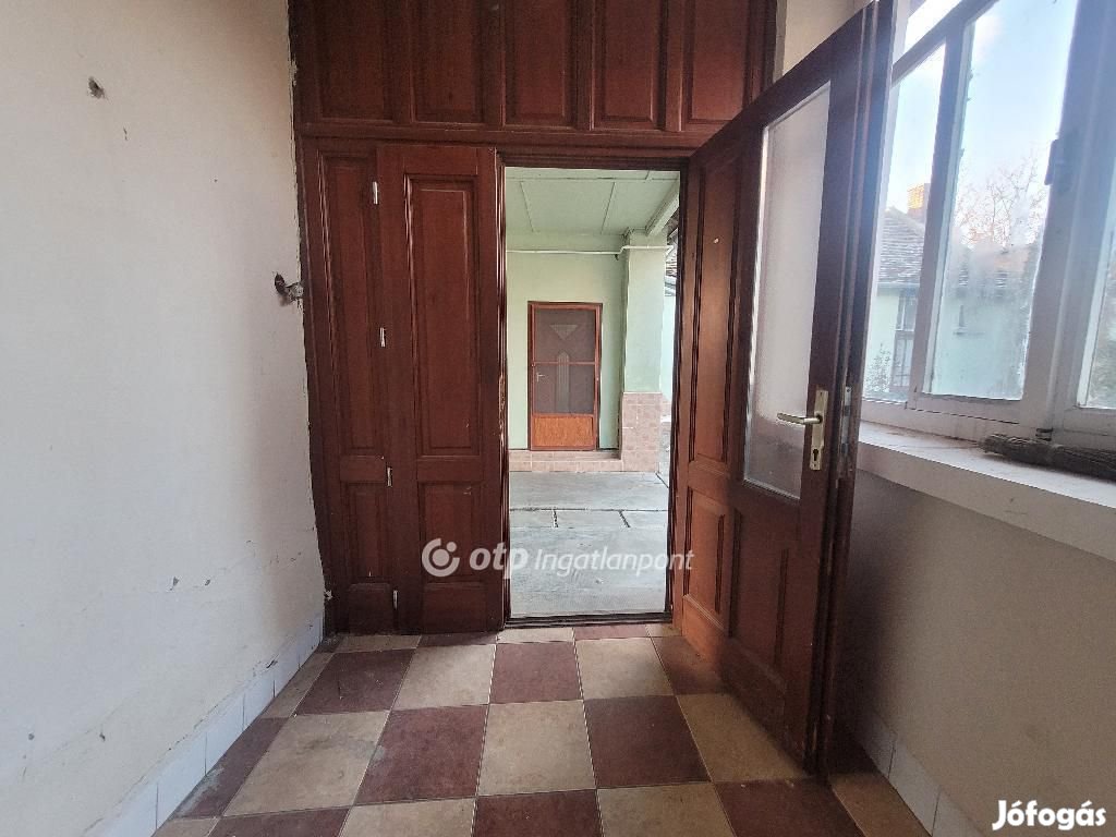 Nagyszénási 96 nm-es lakás eladó