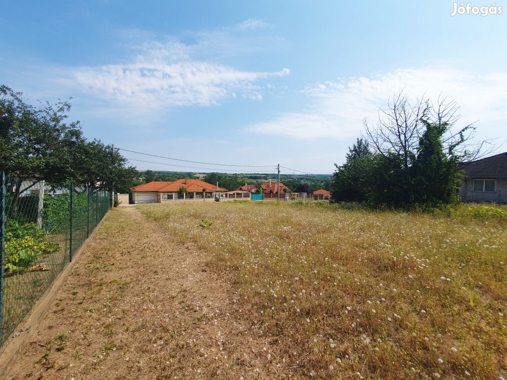 Nagytarcsa, Petőfi telep közeli utca, 896 m2-es, telek