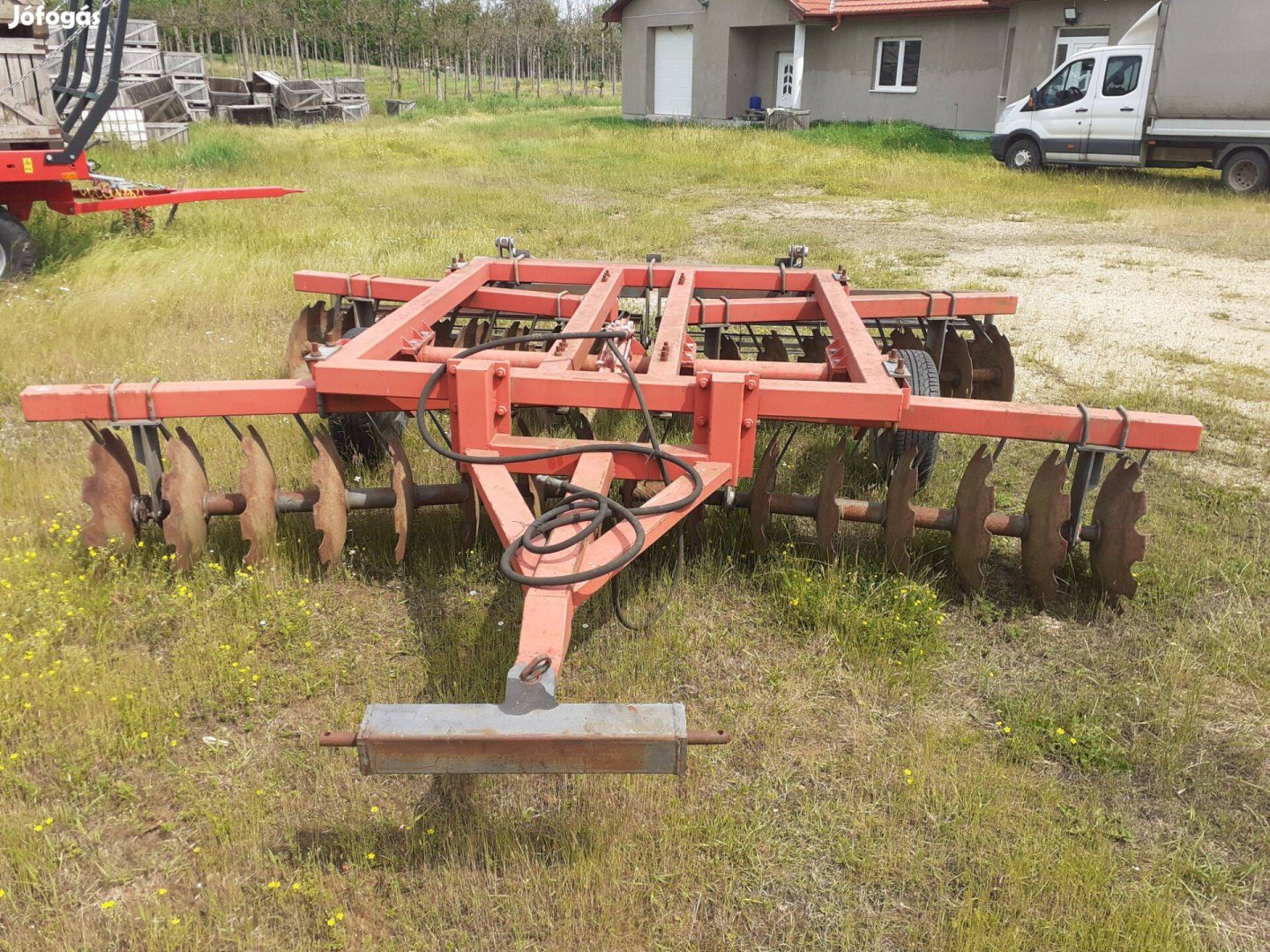 Nagytárcsa rögtörővel