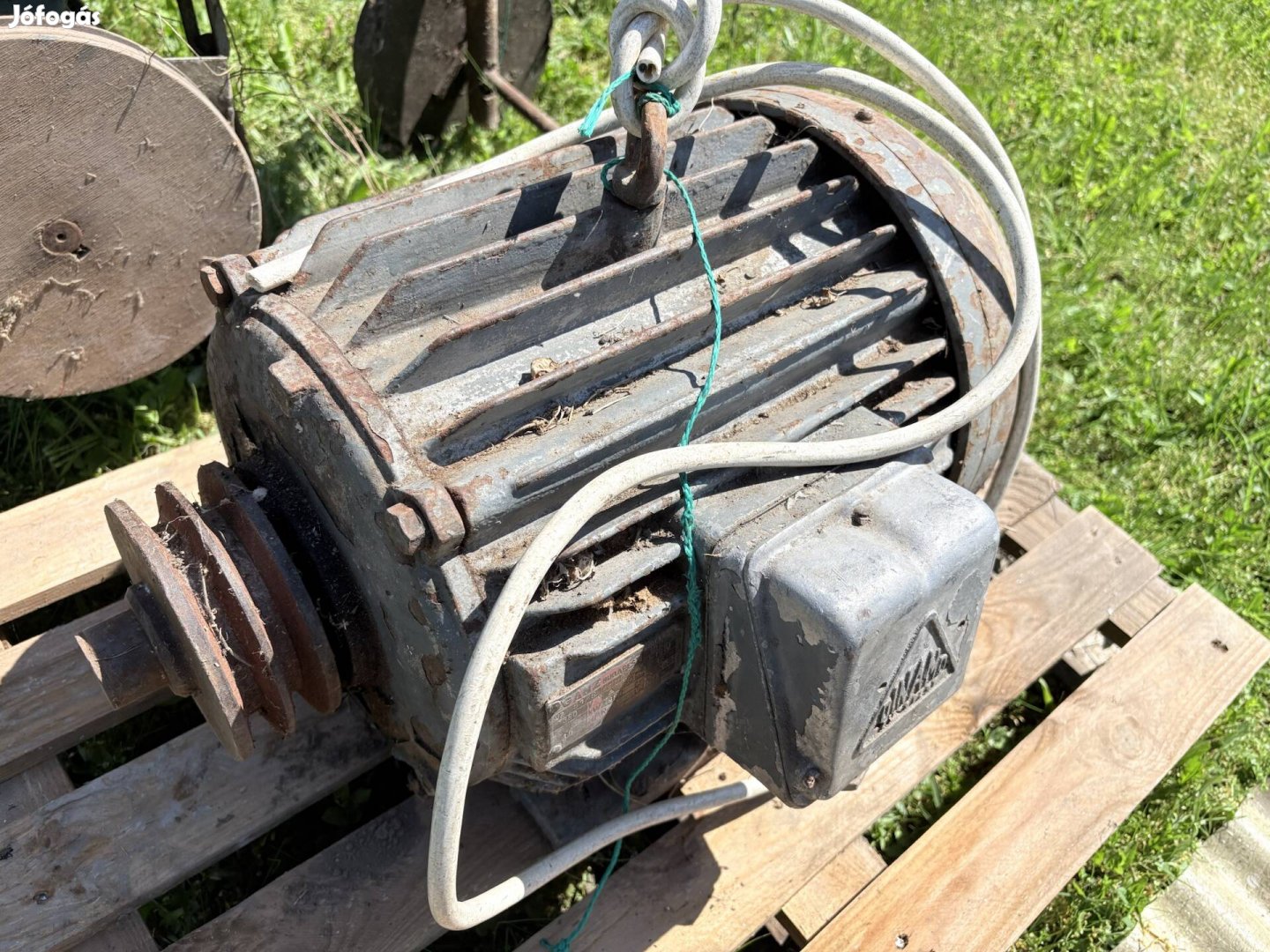 Nagyteljesítményű 3 fázisú szalagfűrész villanymotor 