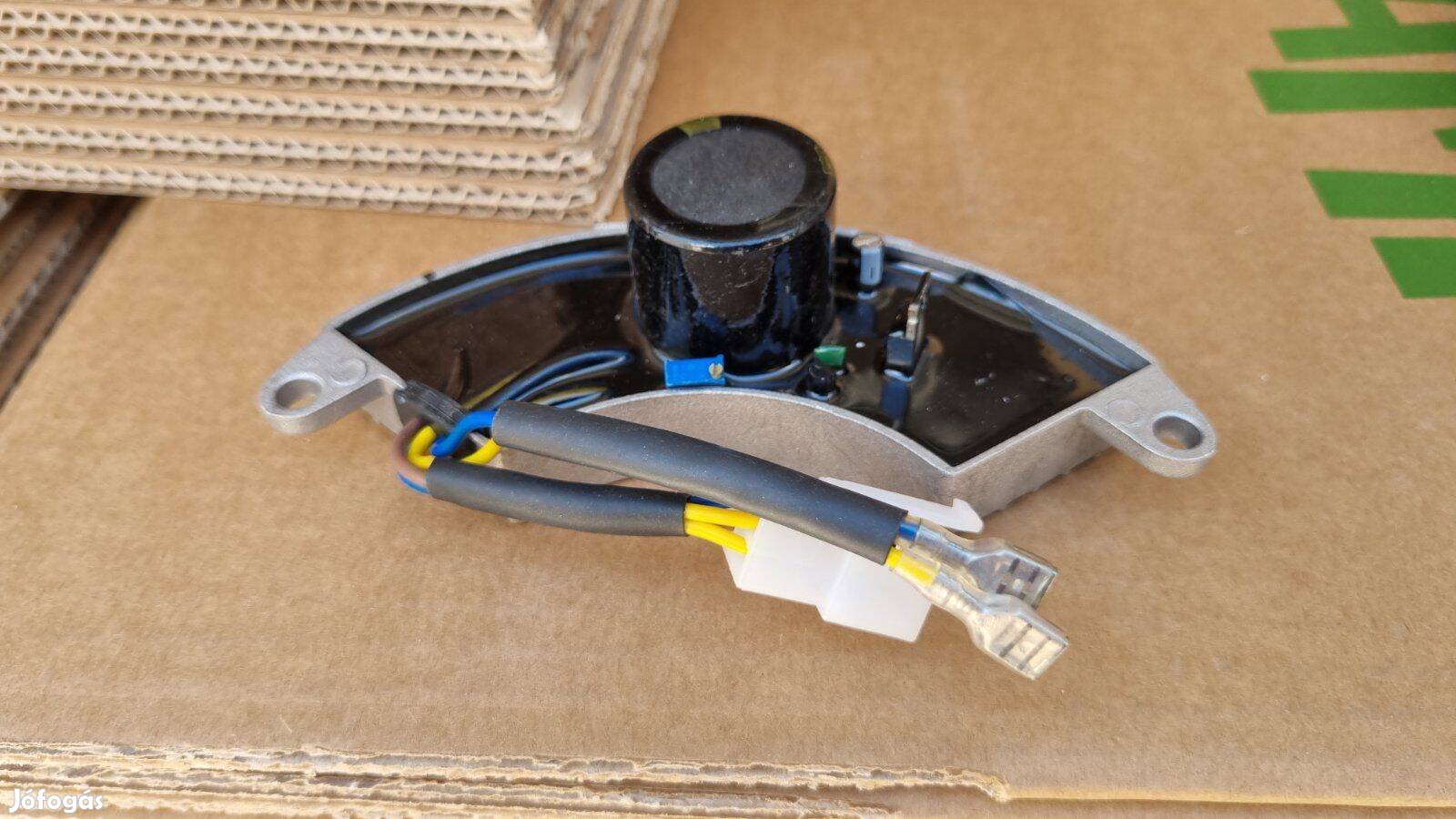 Nagyteljesítményű aggregátorokhoz feszültség szabályzó elektronika