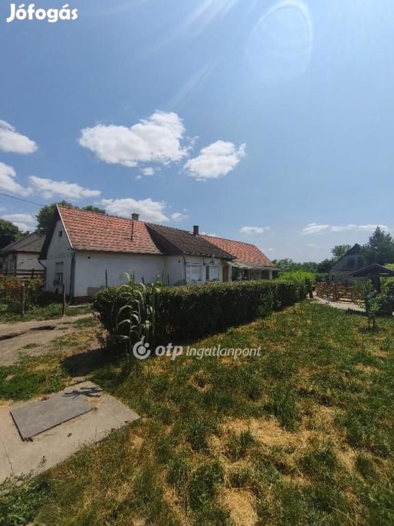 Nagyúti 75 nm-es ház eladó
