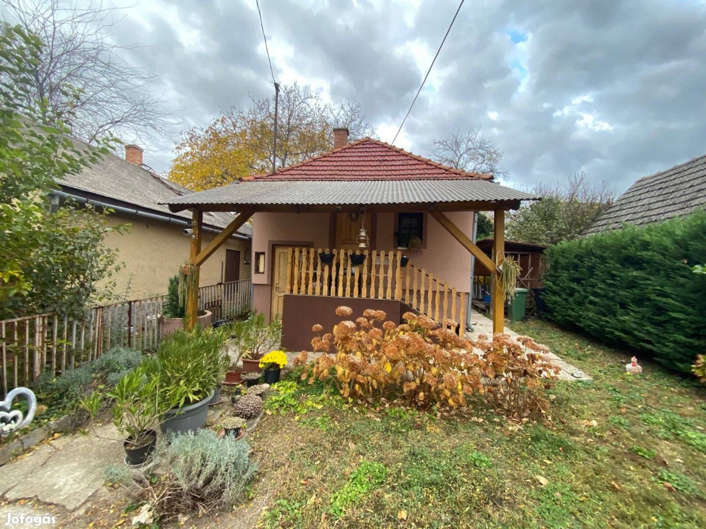 Nagyvenyim - központhoz közel, 41 m2-es, zartkerti házikó