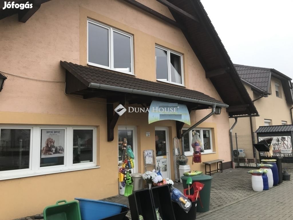 Nagyvenyimi eladó 382 nm-es ház