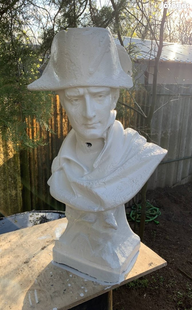 Napóleon Bonaparte mellszobor