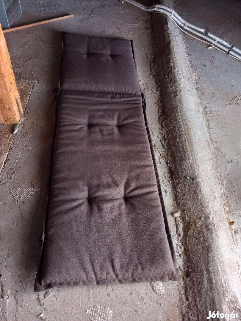 Napozó ágy matrac,egyszer használt,barna színben