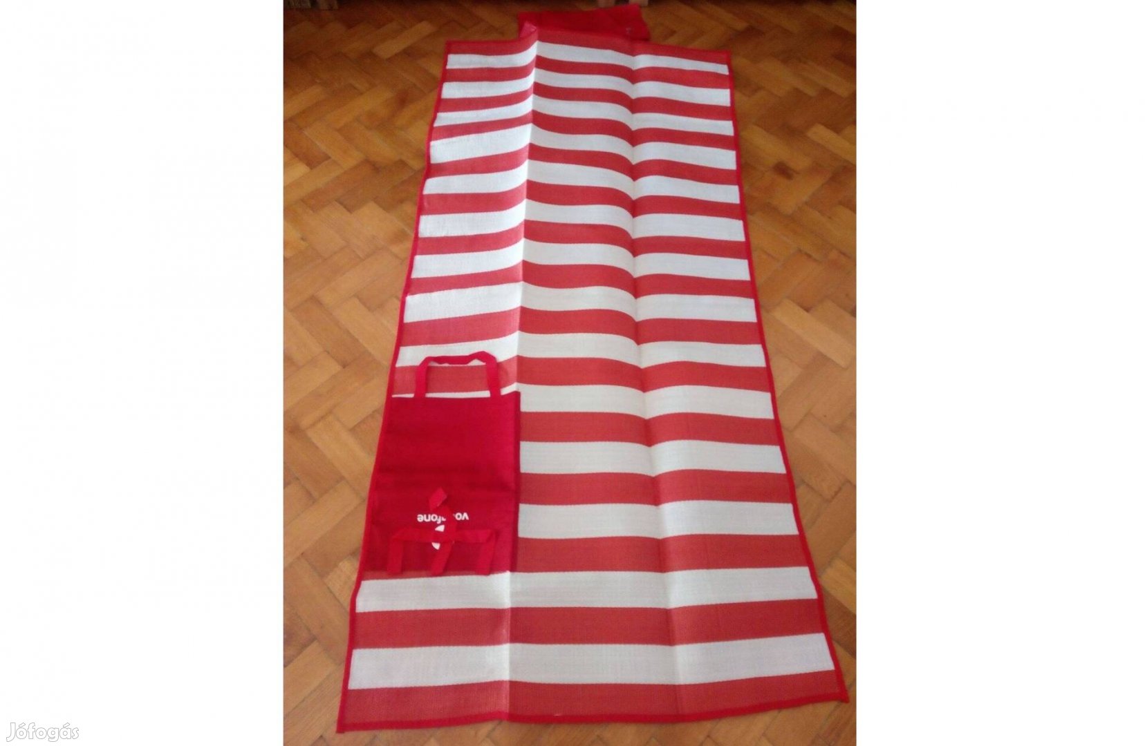 Napozó szőnyeg (piros-fehér, 85 X 180 cm)