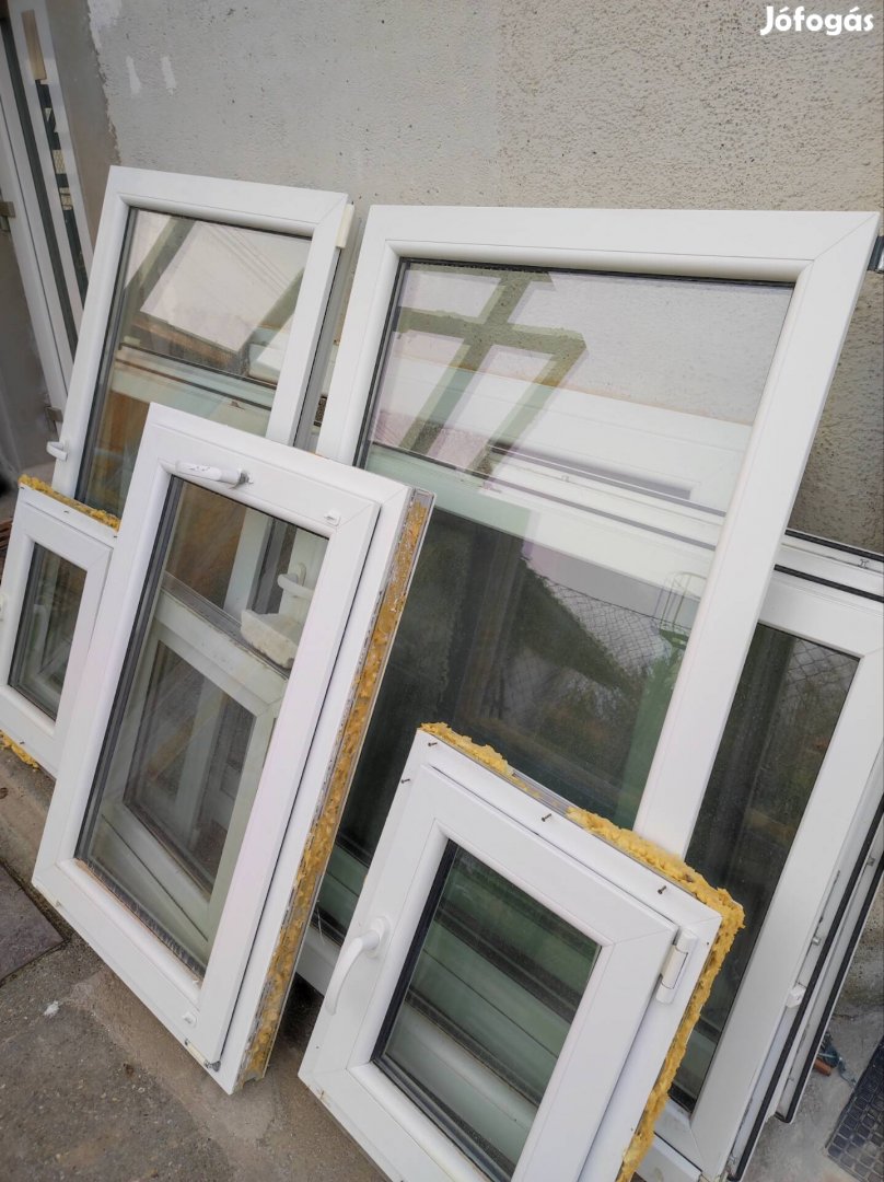 Nappali, teraszajtó erkélyajtó jó állapotú