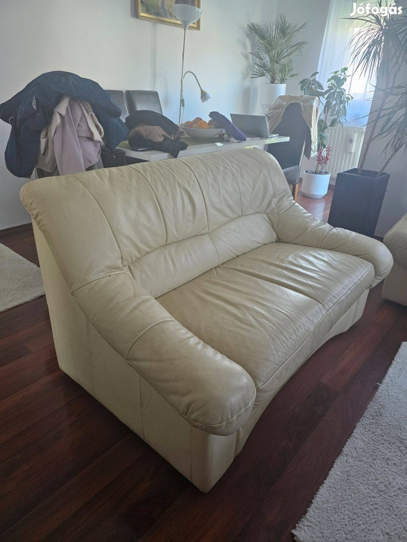 Nappali bőr kanapé 3 és 2 üléses résszel
