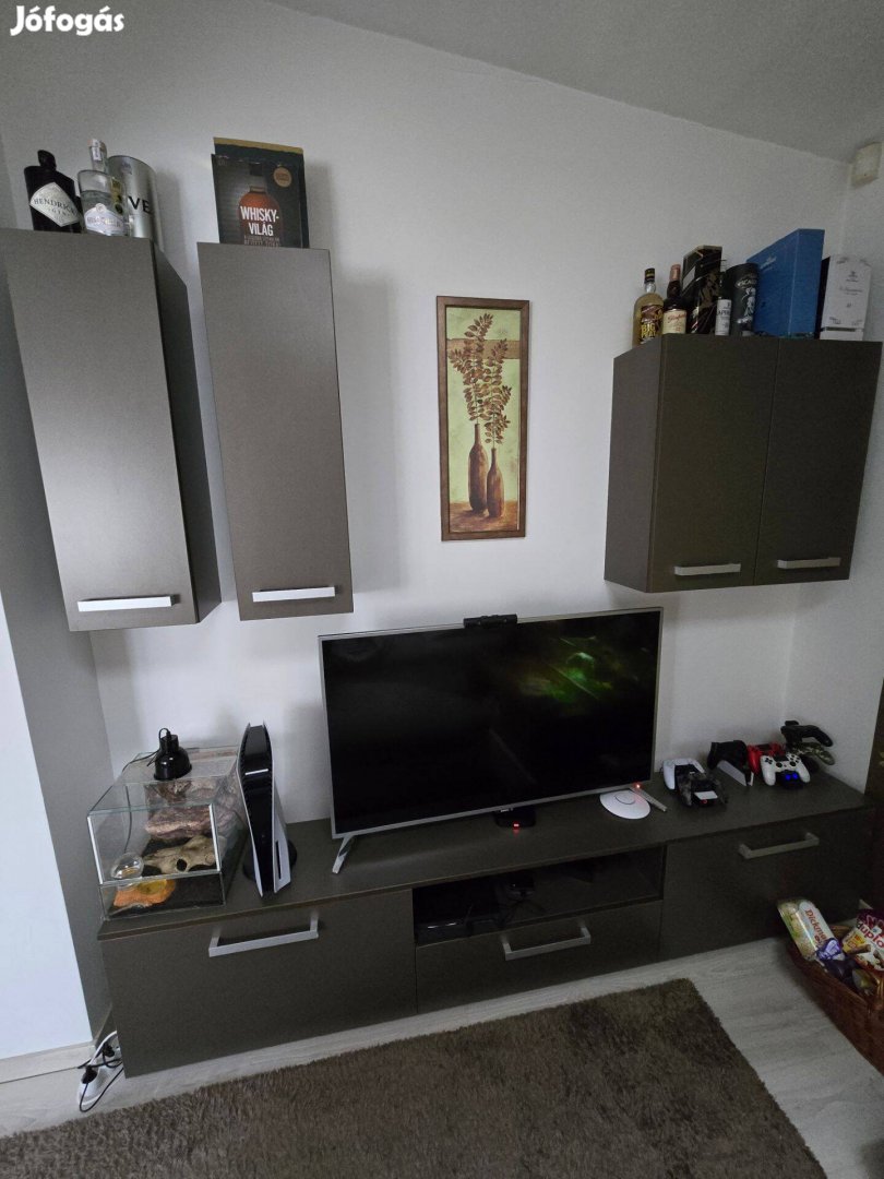 Nappali bútor, TV szekrény, üveges szekrény
