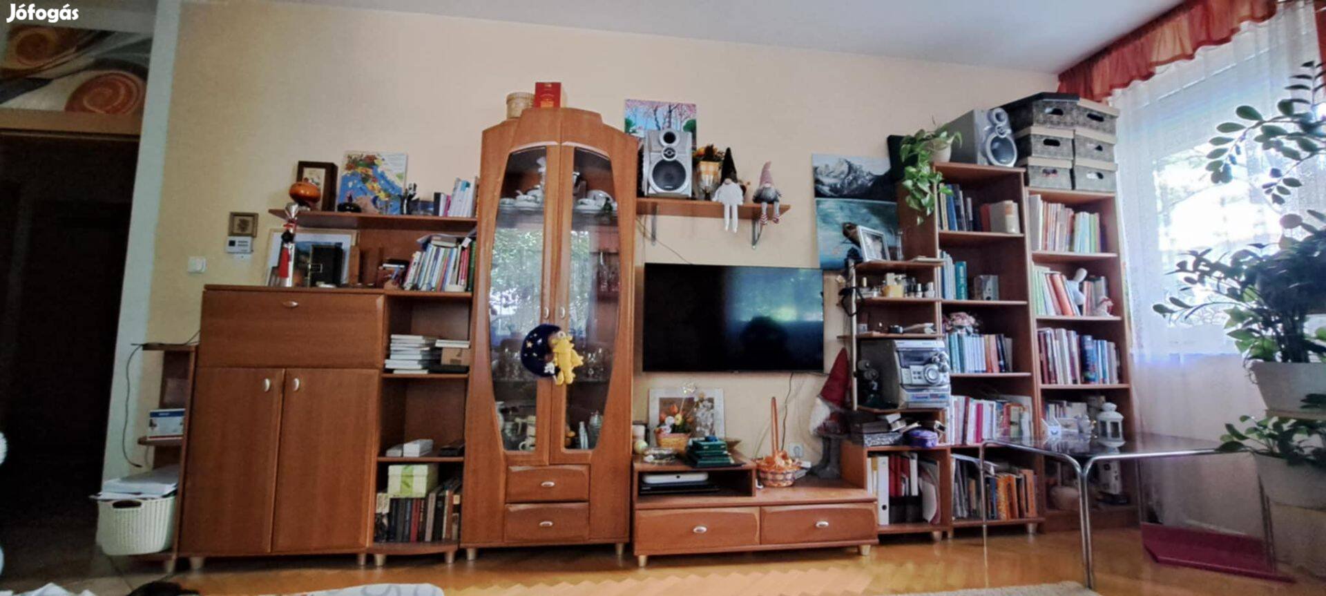 Nappali bútor íróasztallal eladó