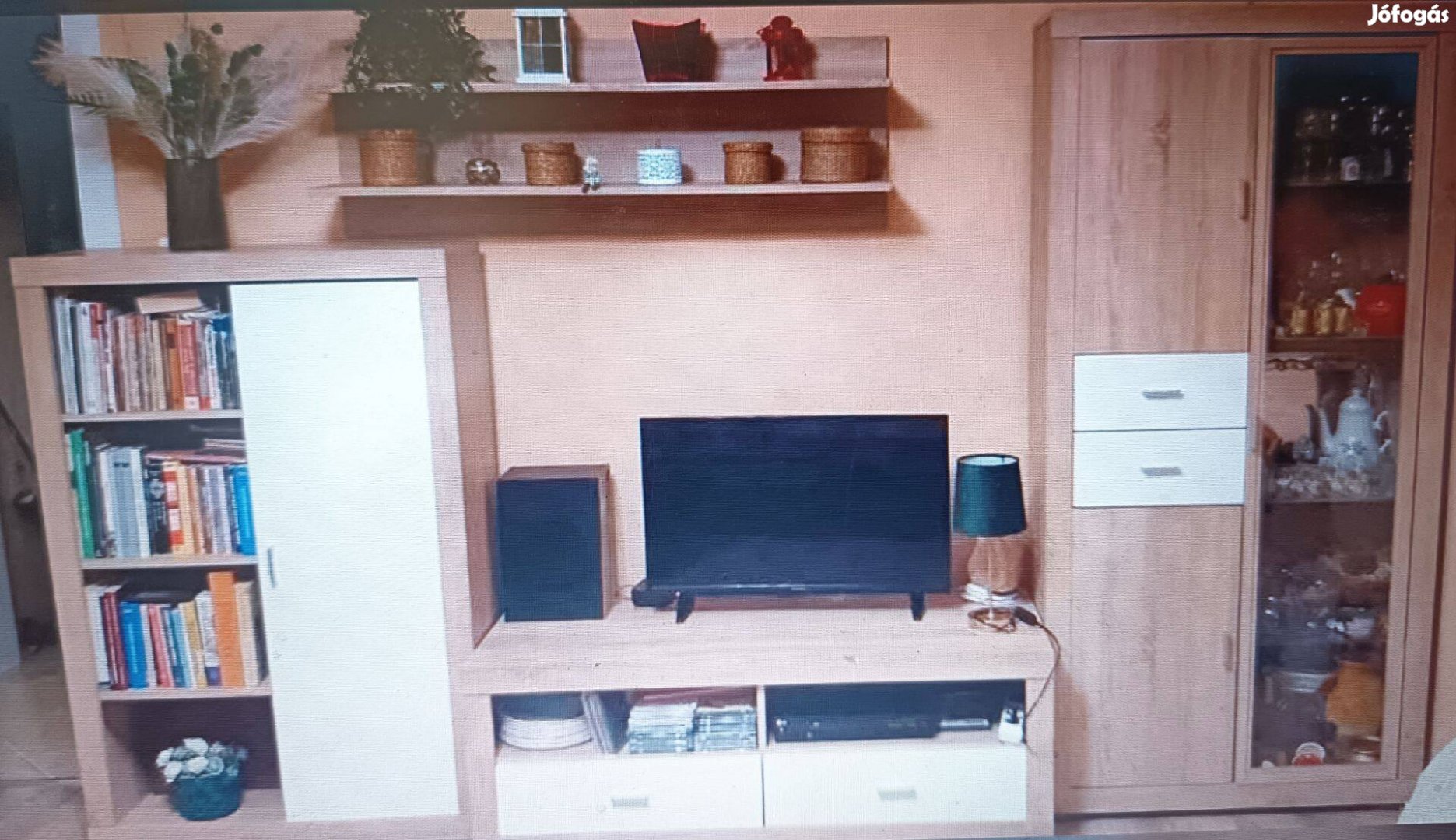 Nappali szekrénysor kedvező áron eladó