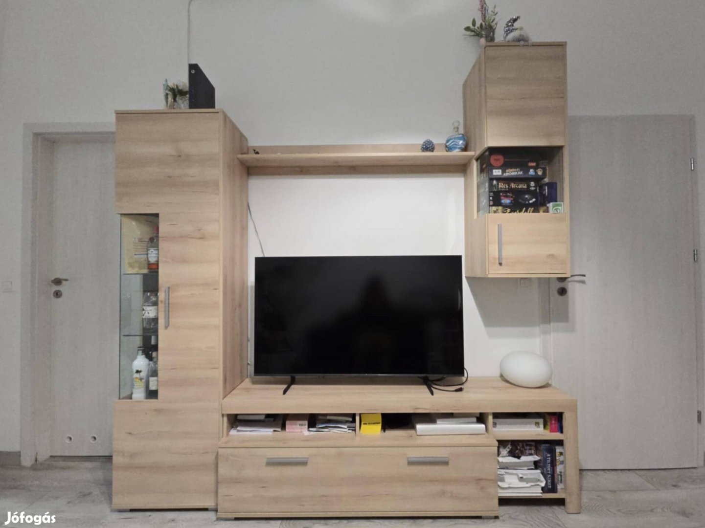 Nappali vitrin és TV állvány