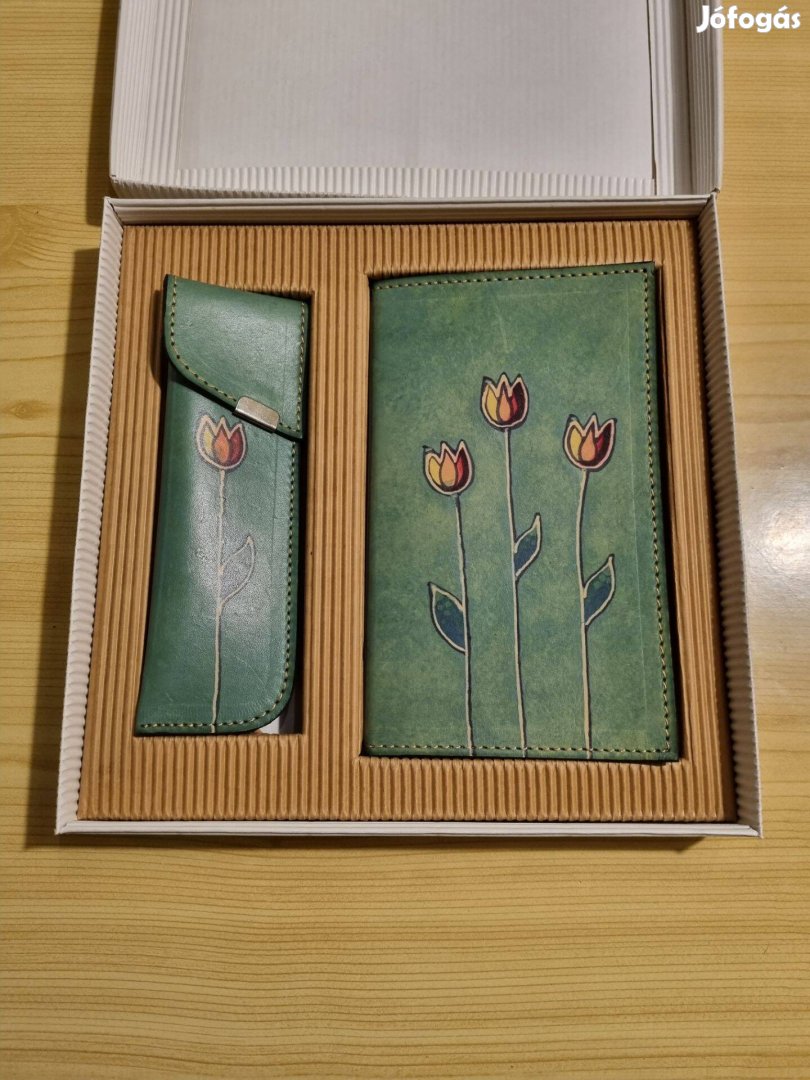 Naptár es tolltartó