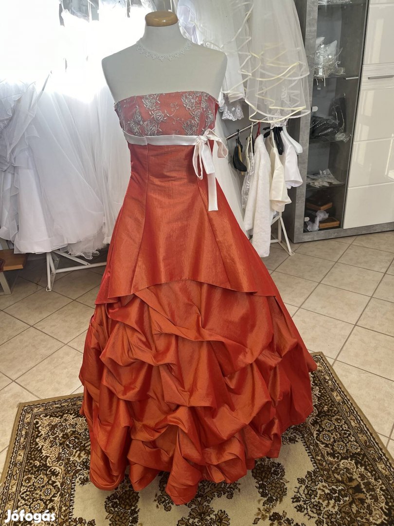 Narancs színben koszorúslány ruha, alkalmi ruha eladó